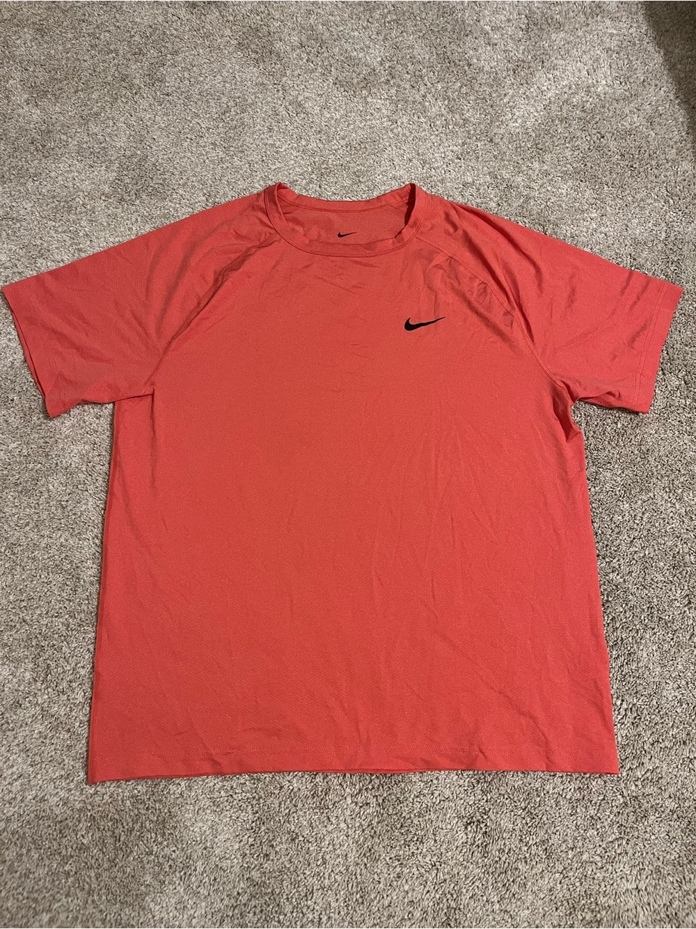 Nike Dri-FIT Menโs Moisture Wicking Crew Neck T-Shirt Short Sleeve Large Coral